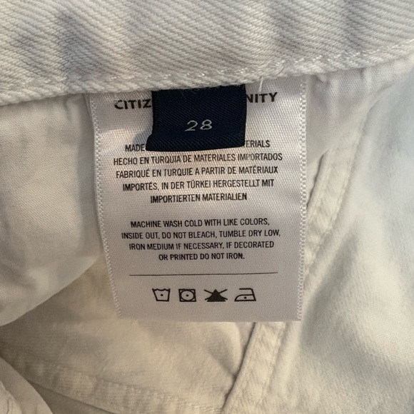 Citizens of Humanity White Jean Shorts with Raw Edge Size 28 - Picture 7 of 8